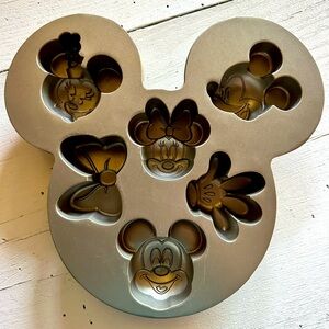 Williams Sonoma Minnie & Mickey Pan